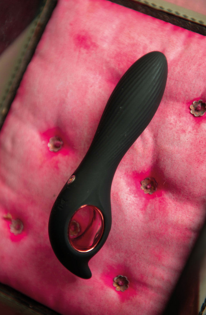 SELENE - Vibromasseur Soie de Corbeau