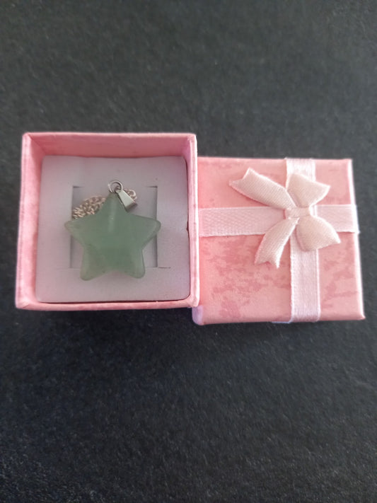Pendentif Étoile en Aventurine Verte – Chance, Sérénité & Opportunités ✨